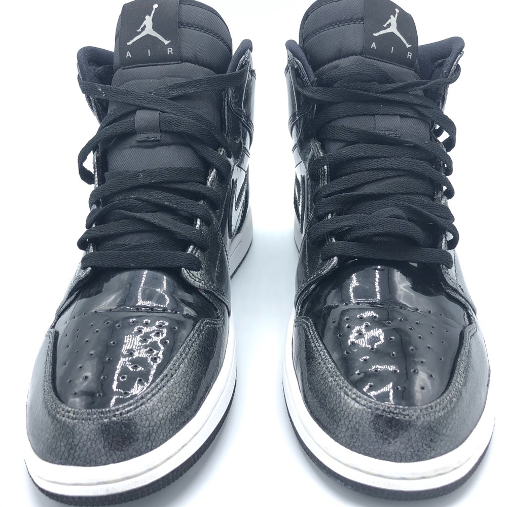 Air Jordan 1 Retro | Sz 10.5 - Picture 13 of 16